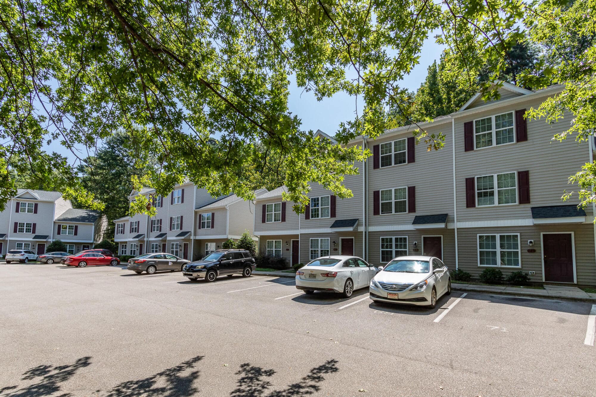 raleigh off campus red wolf crossing off campus apartments near nc state university raleigh north carolina community building exterior resident parking spaces