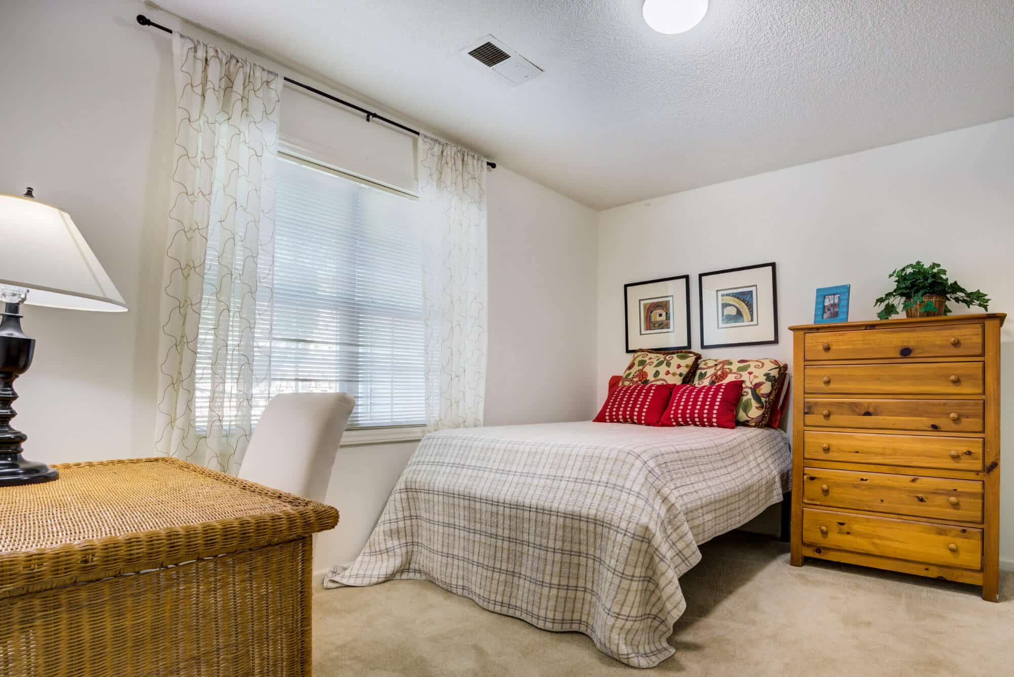 raleigh off campus university woods apartments off campus apartments near nc state university private bedroom plus carpeting
