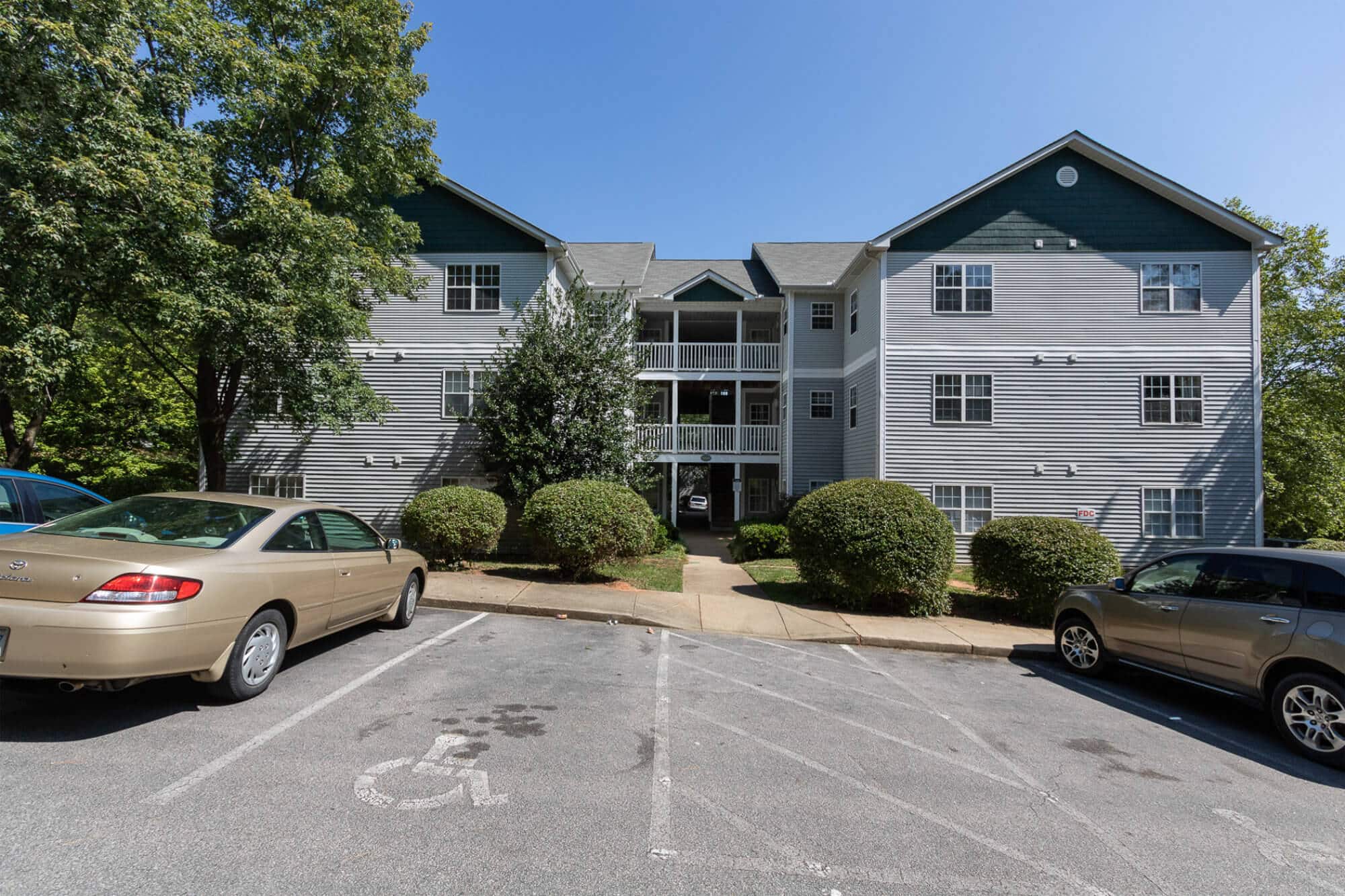 raleigh off campus university woods off campus apartments near nc state university raleigh north carolina community building exterior resident parking spaces