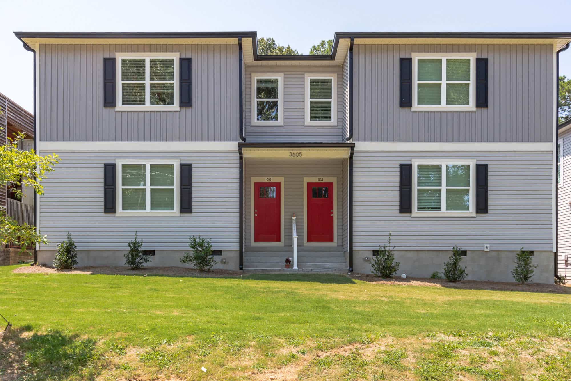 raleigh off campus burt and marcom off campus apartments near nc state university raleigh north carolina community building exterior red front doors